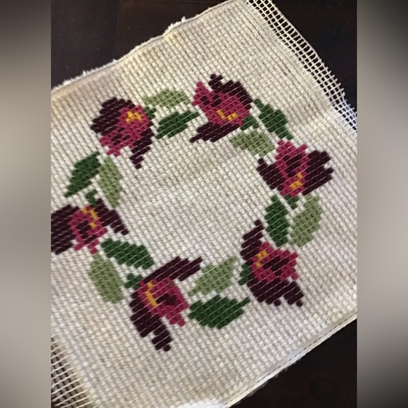 Christmas Decor Latch Hook Pillow Front - Picture 2 of 3